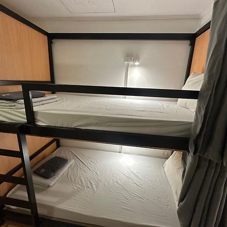 The Cute Silom Hostel Bangkok Buitenkant foto