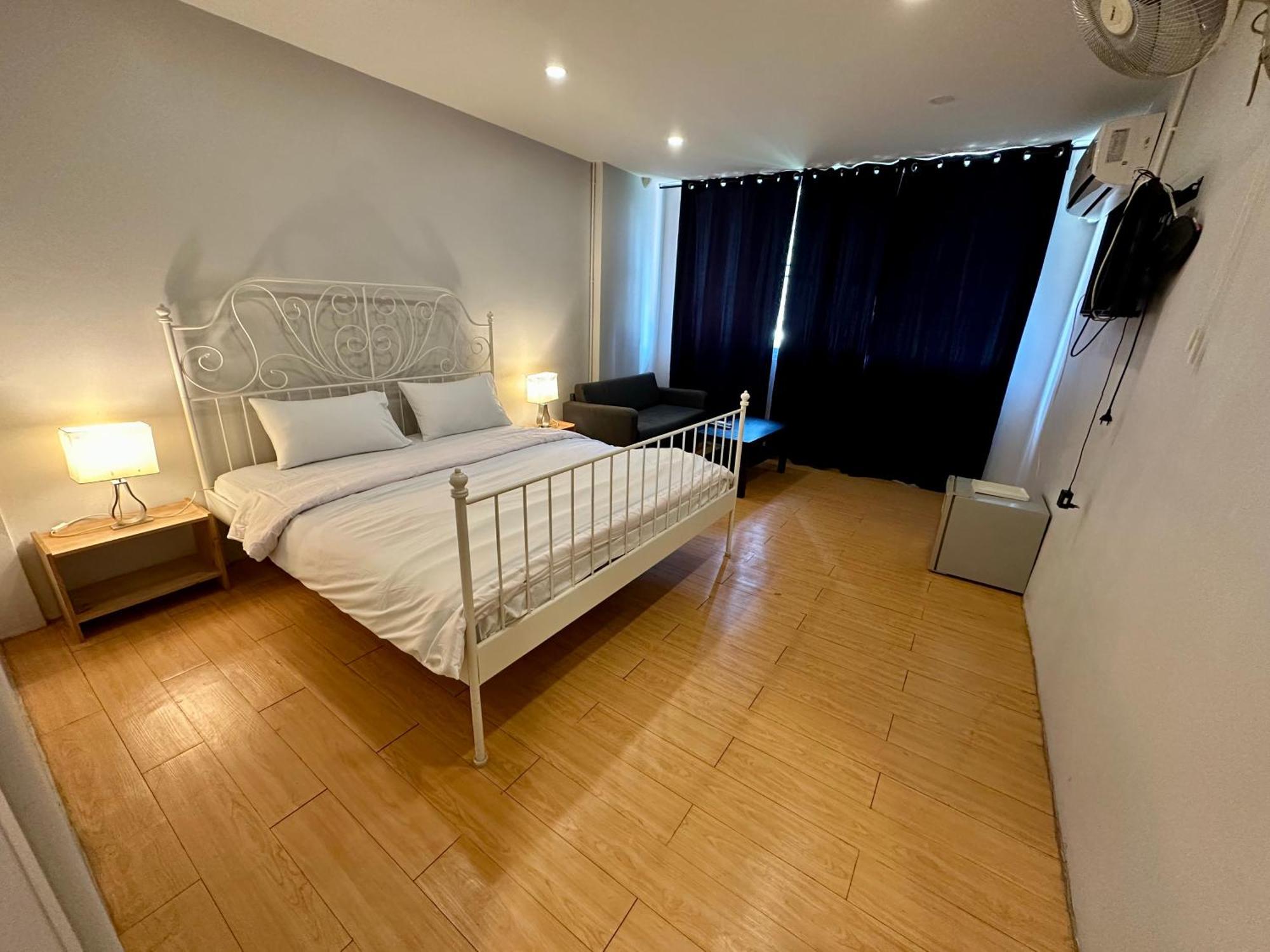 The Cute Silom Hostel Bangkok Buitenkant foto