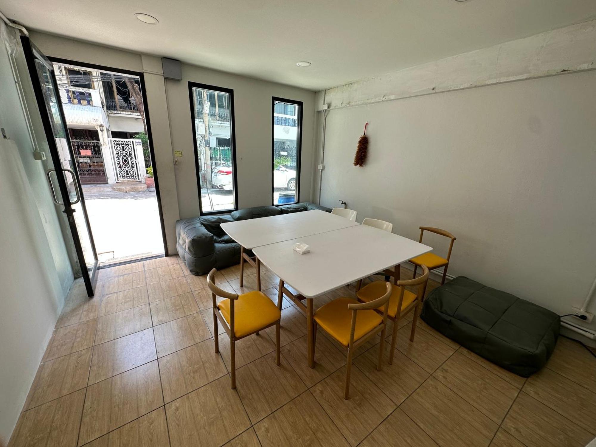 The Cute Silom Hostel Bangkok Buitenkant foto