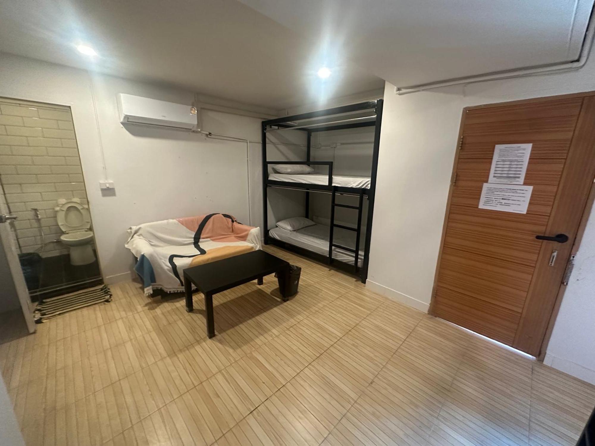 The Cute Silom Hostel Bangkok Buitenkant foto