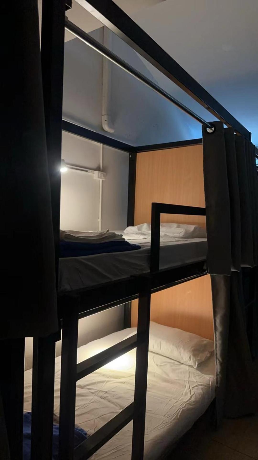 The Cute Silom Hostel Bangkok Buitenkant foto