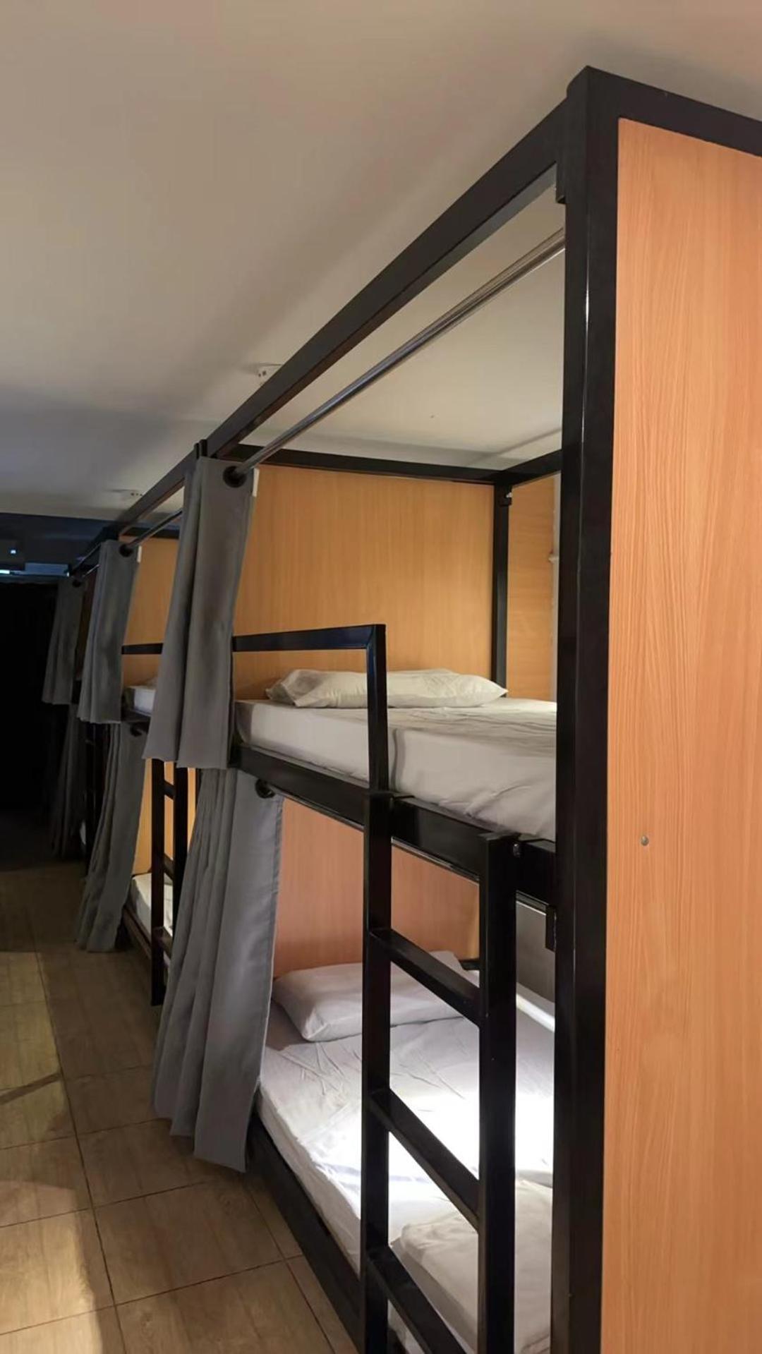The Cute Silom Hostel Bangkok Buitenkant foto